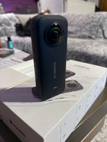 Περισσότερες πληροφορίες για "Insta 360 x3"