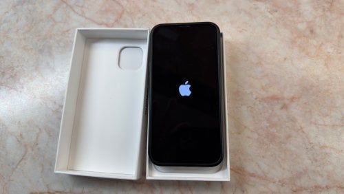 Περισσότερες πληροφορίες για "iPhone 13 5G Black 128GB + θήκη"