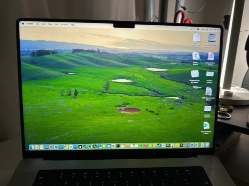 Περισσότερες πληροφορίες για "Apple MacBook Pro 16" (2023) 16.2" Retina Display 120Hz (M3-Pro 12-core/18GB/512GB SSD) Silver GR"