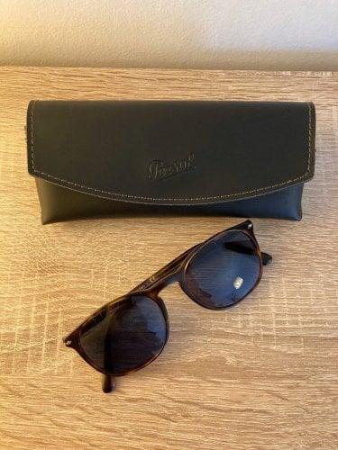 Περισσότερες πληροφορίες για "Persol 3007 Tortoise"