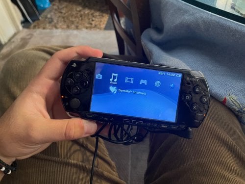 Περισσότερες πληροφορίες για "PSP 2004 με παιχνίδια εγκατεστημένα + 32GB κάρτα μνήμης"
