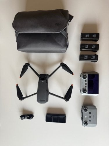 Περισσότερες πληροφορίες για "DJI Mavic 3 Pro Combo with DJI RC"