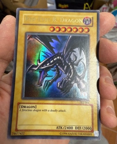 Περισσότερες πληροφορίες για "Πωλείται YU-GI-Oh Red Eyes Black Dragon Χρυσή"
