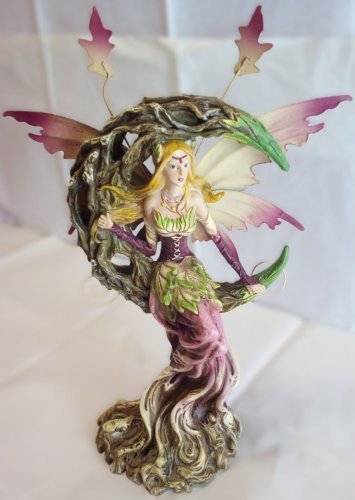 Περισσότερες πληροφορίες για "Lady of the Crescent Moon"
