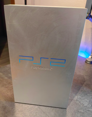 Περισσότερες πληροφορίες για "Playstation 2 FAT silver"