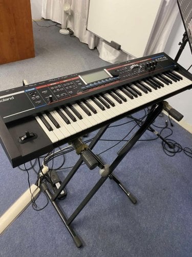 Περισσότερες πληροφορίες για "ROLAND JUNO G SYNTHESIZER"