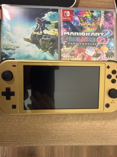 Περισσότερες πληροφορίες για "Nintendo Switch Lite Hyrule Edition"