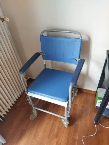 Περισσότερες πληροφορίες για "Τροχήλατη καρέκλα/κάθισμα"