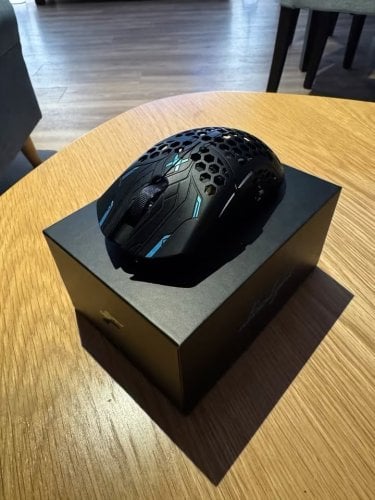 Περισσότερες πληροφορίες για "Finalmouse Ultralight X Phantom Tiger L"