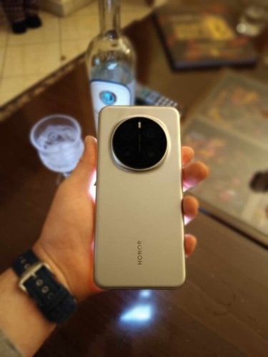 Περισσότερες πληροφορίες για "Honor magic 7 pro(12/512 Lunar Shadow Grey)"