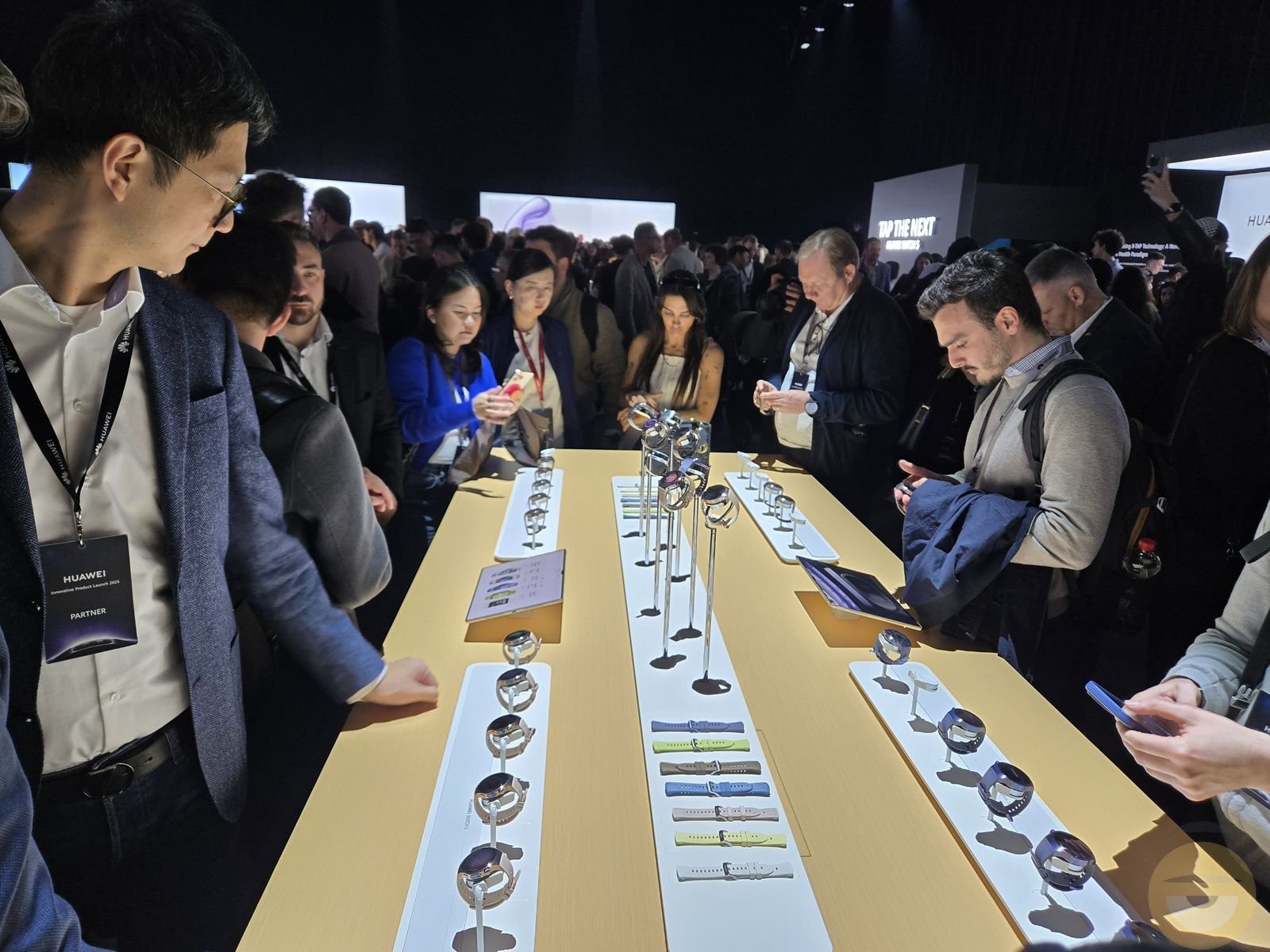 Η Huawei παρουσιάζει το Watch 5 με καινοτόμο τεχνολογία παρακολούθησης υγείας X-TAP