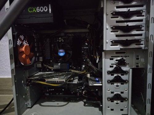 Περισσότερες πληροφορίες για "Nvidia 750ti 2600k 16gb ram samsung ssd"