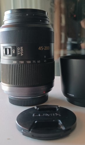 Περισσότερες πληροφορίες για "Panasonic Lumix G Vario 45-200mm f/4-5.6 OIS"