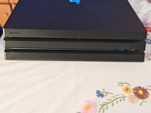 Περισσότερες πληροφορίες για "Πωλείται PS4 PRO 1TB με 6 παιχνίδια"
