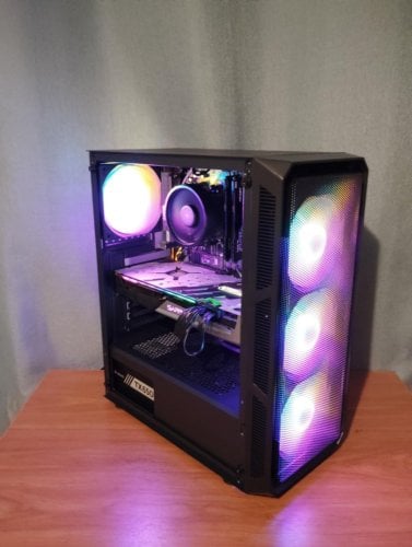 Περισσότερες πληροφορίες για "Gaming PC RX 5700 XT / R5 5500 / 32GB RAM / 1TB / B450 / 650W"