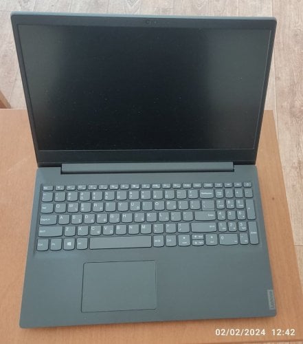 Περισσότερες πληροφορίες για "Lenovo V15 ADA 15.6"