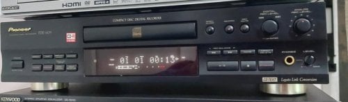 Περισσότερες πληροφορίες για "PIONEER PDR-609 CD RECORDER"