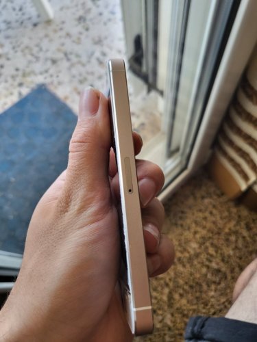 Περισσότερες πληροφορίες για "Apple iPhone 5s (Χρυσό/16 GB) με το κουτί του"