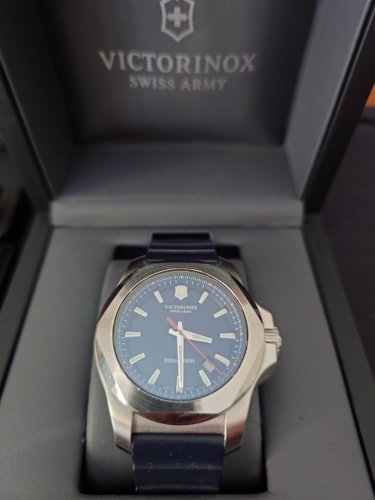 Περισσότερες πληροφορίες για "Victorinox I.N.O.X Men"