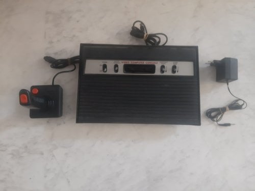 Παιχνιδομηχανη 1990 Retro Κονσόλα video ( console ) χειριστηριo με παιχνιδια στη μνημη silver
