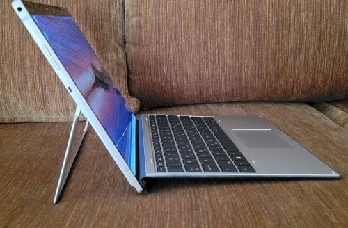 Περισσότερες πληροφορίες για "HP Elite x2 G8 (i5-1145G7, 13" Touch Screen, 8GB RAM,250GB SSD)"