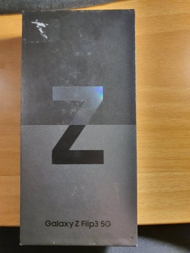 Περισσότερες πληροφορίες για "Samsung Z Flip 3 5G 128GB Blk SM-F711 Στο κουτί του"