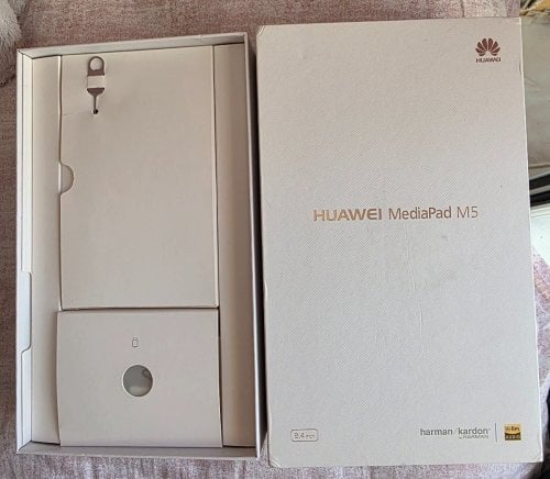 Περισσότερες πληροφορίες για "HUAWEI Media Pad M5 8.4"
