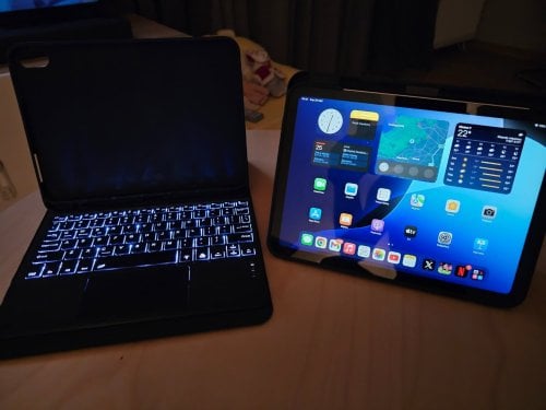 Περισσότερες πληροφορίες για "Apple iPad 2025 silver (128 GB/A16/iPadOS 18) +. Θήκες + pen"