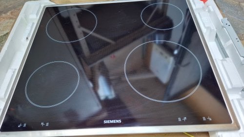 Περισσότερες πληροφορίες για "Siemens EA710501/01 INOX εντοιχισμένη εστία κουζίνας"