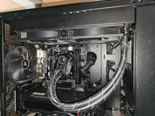 Περισσότερες πληροφορίες για "Arctic Liquid freezer 2 280"
