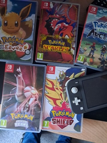 Περισσότερες πληροφορίες για "Nintendo switch lite + Pokémon"