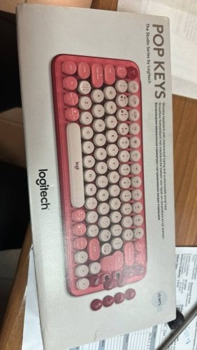 Περισσότερες πληροφορίες για "Logitech POP Emoji Ασύρματο Bluetooth Πληκτρολόγιο Αγγλικό US Heartbreaker"