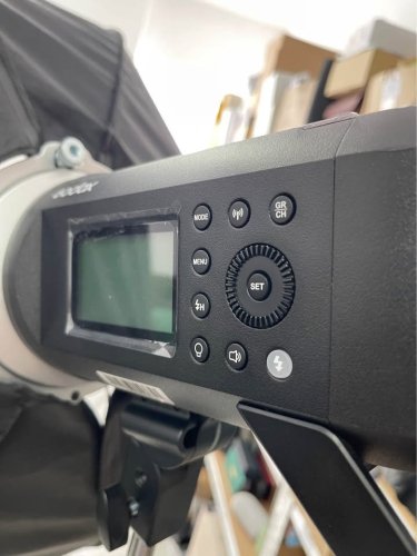 Περισσότερες πληροφορίες για "Godox AD600 Pro TTL"
