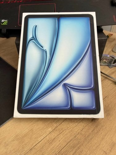 Περισσότερες πληροφορίες για "Apple IPad Air 11” (8gb/256) μοντέλο 2024. Κλειστό στη συσκευασια του."