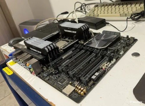 Asus WS X299 SAGE , Intel Core i9 10980XE , 128G DDR4 2666 corsair set