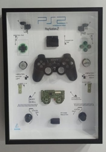 Περισσότερες πληροφορίες για "PS2 γνήσιο χειριστήριο display σε κορνίζα"