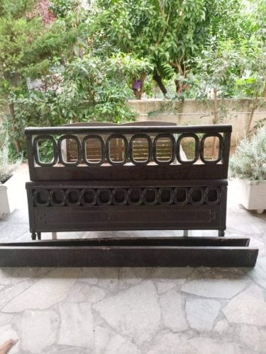 Περισσότερες πληροφορίες για "Vintage έπιπλα: 1) Υπερδιπλο ξύλινο κρεβάτι μασιφ , 2) Τραπεζάκι σαλονιού με μάρμαρο"