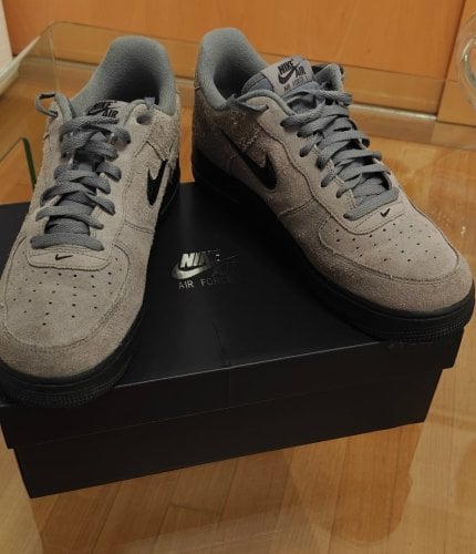 Περισσότερες πληροφορίες για "Nike Air Force 1 Jewel Suede"