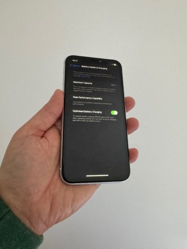 Περισσότερες πληροφορίες για "Apple iPhone XR 64GB"