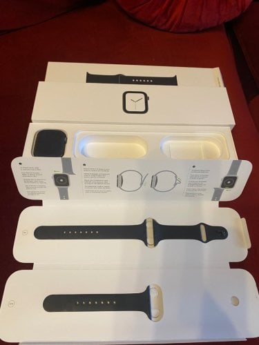 Περισσότερες πληροφορίες για "Apple Watch Series 4 (44mm/Γκρι/Αλουμίνιο)"