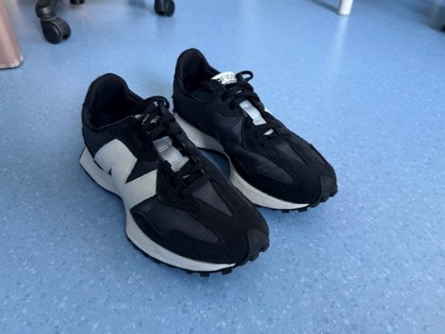 Περισσότερες πληροφορίες για "New balance 327 από την αμερικανική figs για εφημερίες νοσοκομείο 42.5 από 168€ -> 39€"