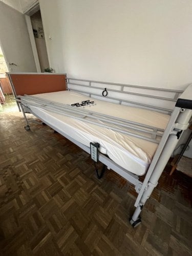 Περισσότερες πληροφορίες για "Κρεβάτι Νοσοκομειακό Ηλεκτρικό V-ERGO 10-2-186"
