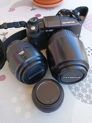 Περισσότερες πληροφορίες για "Olympus e - 300"