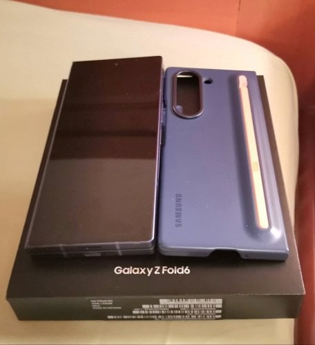 Περισσότερες πληροφορίες για "Samsung Galaxy Z Fold6 (Navy/256 GB)"