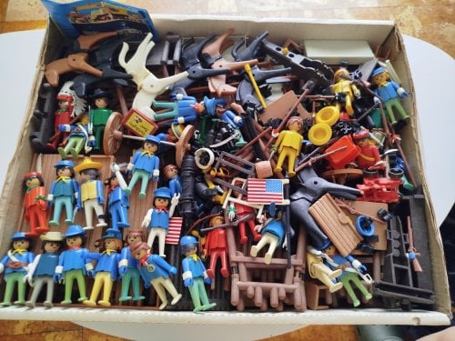 Περισσότερες πληροφορίες για "Playmobil οχυρό no 3419 Lyra RETRO - vintage δεκαετίας '80 συλλεκτικό"