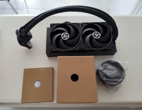 Περισσότερες πληροφορίες για "Arctic Liquid Freezer III 240 Black"