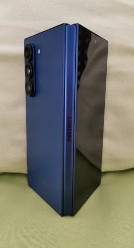 Περισσότερες πληροφορίες για "Samsung Galaxy Z Fold6 (Navy/256 GB)"