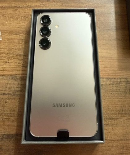 Περισσότερες πληροφορίες για "Samsung Galaxy s25 12/128 silver shadow"
