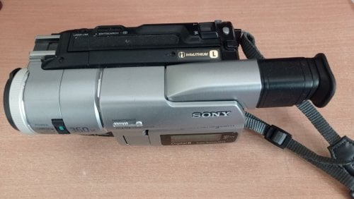 Περισσότερες πληροφορίες για "Sony Handycam/Digital 8"