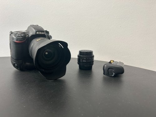 Περισσότερες πληροφορίες για "nikon d610 + nikon battery grip mb-14 + nikon AF-S 24-120mm + nikkor af 50mm F 1.8 D"